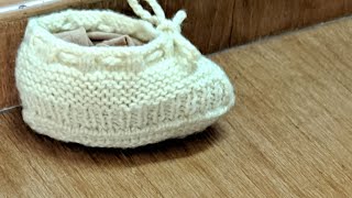 Beautiful baby booties 06monthbabyclothes handknittedsweater diy [upl. by Elstan]