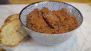 Super easy Zongedroogde tomaten tapenade [upl. by Erdnael]