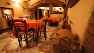 Tuscany farmhouse special place to stay  Agriturismo in Toscana luogo speciale nella natura [upl. by Orrocos]