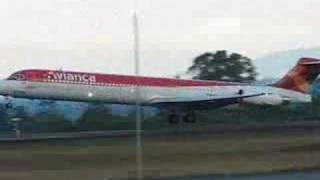 Avianca MD83 N632CT landing SKRG [upl. by Naedan]