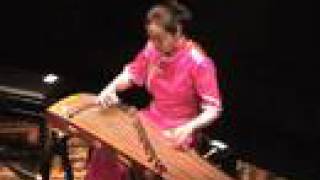 Chinese traditional music by Liu Fang on guzheng 古筝曲 寒鴉戲水 劉芳古箏獨奏 [upl. by Mommy]