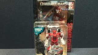 Transformers Combiner Wars  Deluxe FIRST AID [upl. by Samau]