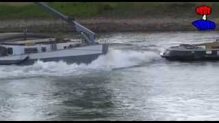 Vrachtschip vast op Ijssel thv de Steeg [upl. by Curson]