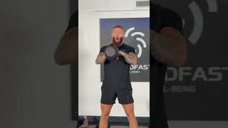 Single 28kg kettlebell swings💪🏽 trending motivation mustwatch mobility strength foryou [upl. by Blakelee]