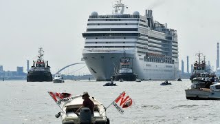 Desde el 1 de agosto los grandes cruceros tendrán prohibido el paso por la laguna de Venecia [upl. by Naimerej75]