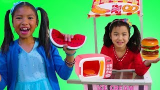 Jannie amp Wendy Pretend Play w Magic Microwave Pretend Squishy Food Kids Toys [upl. by Uhej]