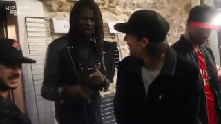 Nekfeu impro avec un fan en séance de dédicace [upl. by Wolliw]