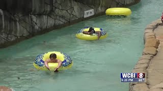 Geyser Falls hosted its soft opening weekend and hundreds came to take a splash [upl. by Pillihpnhoj]