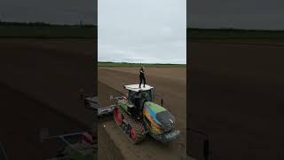 UNE AGRICULTRICE SUR LE TOIT DU MONDE OU DUN TRACTEUR   agricultrice agricole farming [upl. by Carin67]