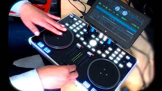 Vestax VCI300 DJ Controller Scratching [upl. by Eremehc]