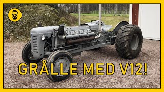 Johns Traktor med V12 [upl. by Herculie]