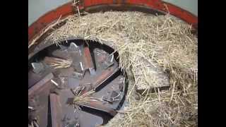 Kverneland Taarup Big Bale Straw Shredder Chopper [upl. by Nimzaj]