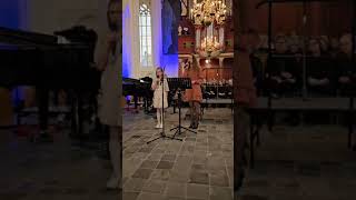 Anne maria zingt het versje leg je hand maar in de hand van Jezus samen met Tenira Sturm [upl. by Aural]