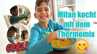 Milan KOCHT eine Kürbissuppe mit dem THERMOMIX  Kinderspiel  Milan [upl. by Nnaxor]