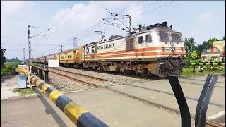 Dangerous P5 Locomotive Lead Malda Town Intercity Express Furious Moving Throughout At Railgate [upl. by Rett]