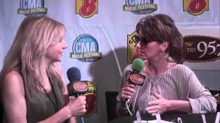 Shania Twain discusses fall during CMT awards with Cindy Spicer [upl. by Unders]