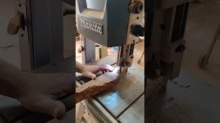 Serra FITA MAKITA cortando madeira dura woodworking makita marcenaria [upl. by Sitof]