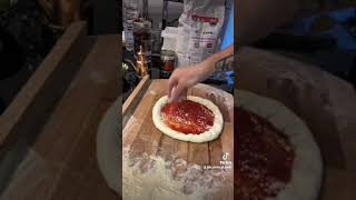 Pizza napoletana con cornicione ripieno di ricotta e mozzarelline [upl. by Pollerd]