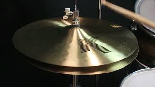 Zildjian 15quot K Light Hi Hats  1138g1375g [upl. by Aisanahta]