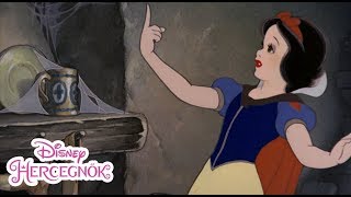 Hófehérke  A kunyhó  Disney Hercegnők [upl. by Ahsenre]