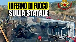 INFERNO DI FUOCO SULLA STATALE CI SONO MORTI SPAVENTOSO INCIDENTE TRA AUTO E TIR A PATERNÒ [upl. by Aniaj646]