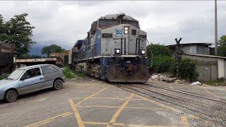 Trem da rumo passando na pn de Cubatão sp sentido Serra do Mar [upl. by Sinnek]