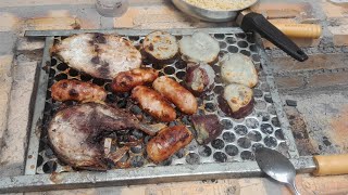 COMO ASSAR PEIXE E LINGUIÇA NO FOGÃO DE LENHA [upl. by Gnilyarg621]