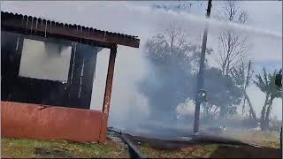 Residência é destruída pelo fogo em Catanduvas [upl. by Katlaps917]