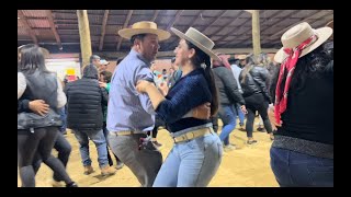 Que lindo corrido que bailaron los parientes al ritmo de LOS HERMANOS CONTRERAS [upl. by Suitangi241]