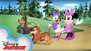 A Walk in the Park  Minnies BowToons  disneyjr [upl. by Nnyrat]