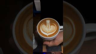 Rosette latte art 🌿😱 coffeeart rosetta coffeelatte coffee latteart latte shorts fyp reels [upl. by Nnairet]