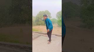 😁लंगड़ा आदमी से मजाक करता हैFunnycomedyViralshort [upl. by Ordnajela]