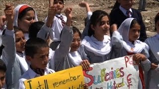 Niños pakistaníes piden paz [upl. by Saimon]