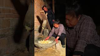 quotTraditional Banana Wine Making Process 🍌🍶  Authentic Village Lifequot [upl. by Howlan]