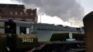 34052 Lord Dowding Arriving at Clapham Junction 29112016 [upl. by Fantasia]