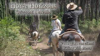 𝑯𝒐𝒓𝒔𝒆 𝑯𝒐𝒓𝒊𝒛𝒐𝒏𝒔  𝑶𝒓𝒊𝒛𝒛𝒐𝒏𝒕𝒊 𝒂 𝒄𝒂𝒗𝒂𝒍𝒍𝒐  Passeggiata con clienti  Riding with guests [upl. by Evy936]