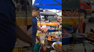 Burger Goreng Pasar Malam Kepala Batas Pinang foodiemy foodie foodlover penangfoodie streetfood [upl. by Ennovad]