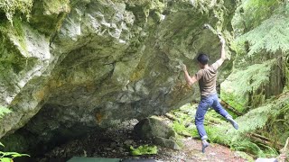 Squamish Bouldering Invincible V10 [upl. by Mortie]