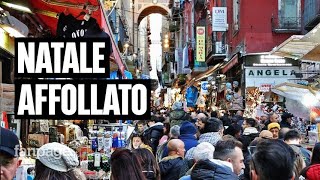 Natale 2023 a Napoli turisti affollano il centro e le vie dei presepi [upl. by Eigroeg766]