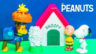 PEANUTS MOVIE Snoopy  Woodstock Dog House a Charlie Brown Peanuts Video Toy Unboxing [upl. by Kali]