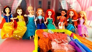 Las Princesas Disney con Ropa de Calle  Historias con Muñecas de Princesas [upl. by Phaidra]