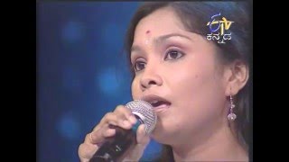 Sreenidhi singing Halunda Tavaru Kannada Movie title song in Yede Tumbi Haaduvenu [upl. by Marduk398]