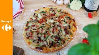 Een eenvoudig recept voor pizza met champignons en mozzarella [upl. by Holofernes]