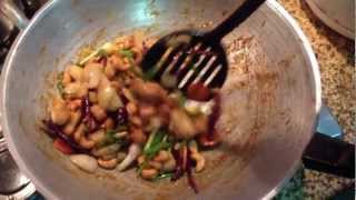 Thaise kip met cashewnoten  Kai Pad Med Mamuang  Thai Cashew Chicken [upl. by Atniuqal]