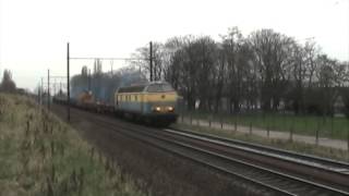 TUCRail 5519 met een korte trein en veel rook [upl. by Riehl]