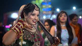 Gorgeous brides entry with beautiful dance performance and jaymala shivailly mukulwedsshailly [upl. by Llerdna]