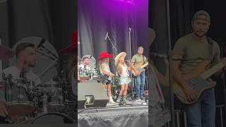 Taytum Oakley and Halston nailed it on stage with dad KylerFisher countrymusic twins shorts [upl. by Yllime503]