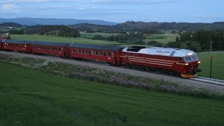 ENO025570 Norway midnight sun train 노르웨이 백야 현상 야간 열차 Norge midnattssol tog 白夜ノルウェーの夜間列車 juna 極晝挪威火車 [upl. by Aseram]