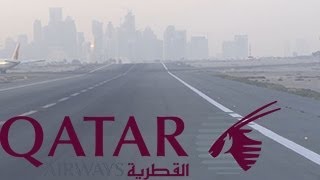 Qatar Airways A320 evening Takeoff from Doha Intl  View of B777 landing and others [upl. by Burner908]