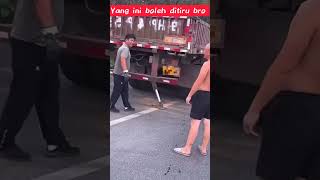 Inilah inovasi baru parkir truk ditempat yang sempit [upl. by Yennek703]